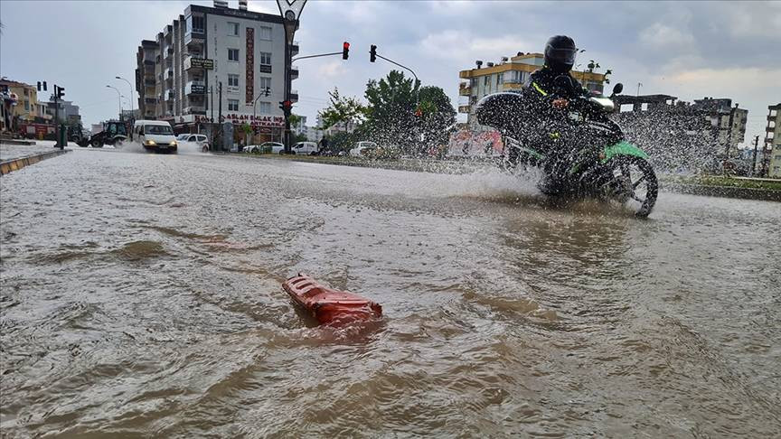 Meteoroloji saat verip 13 ili uyardı! Gök gürleyecek, sağanak vuracak - Resim: 9